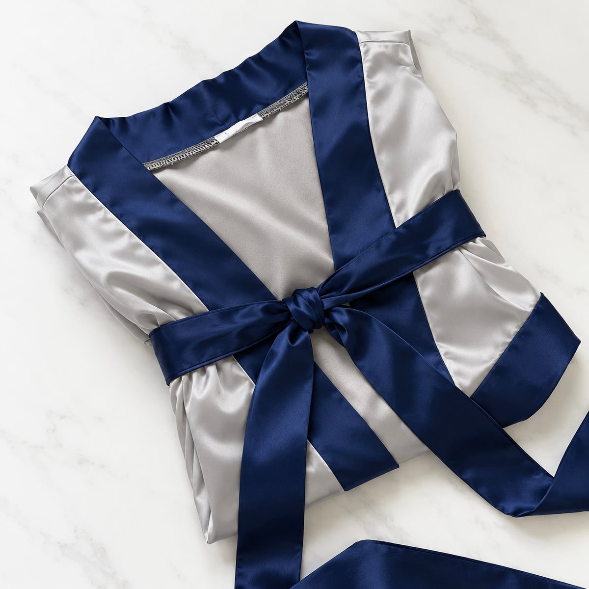 SOFT SATIN, BEAUTIFUL CONTRAST, ROMANTIC LOUNGEWEAR MINI ROBE