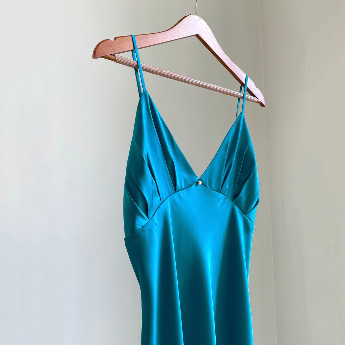 Satin Sleep Dress – Feminine Long Sleepwear with Elegant Open Back- CLARA