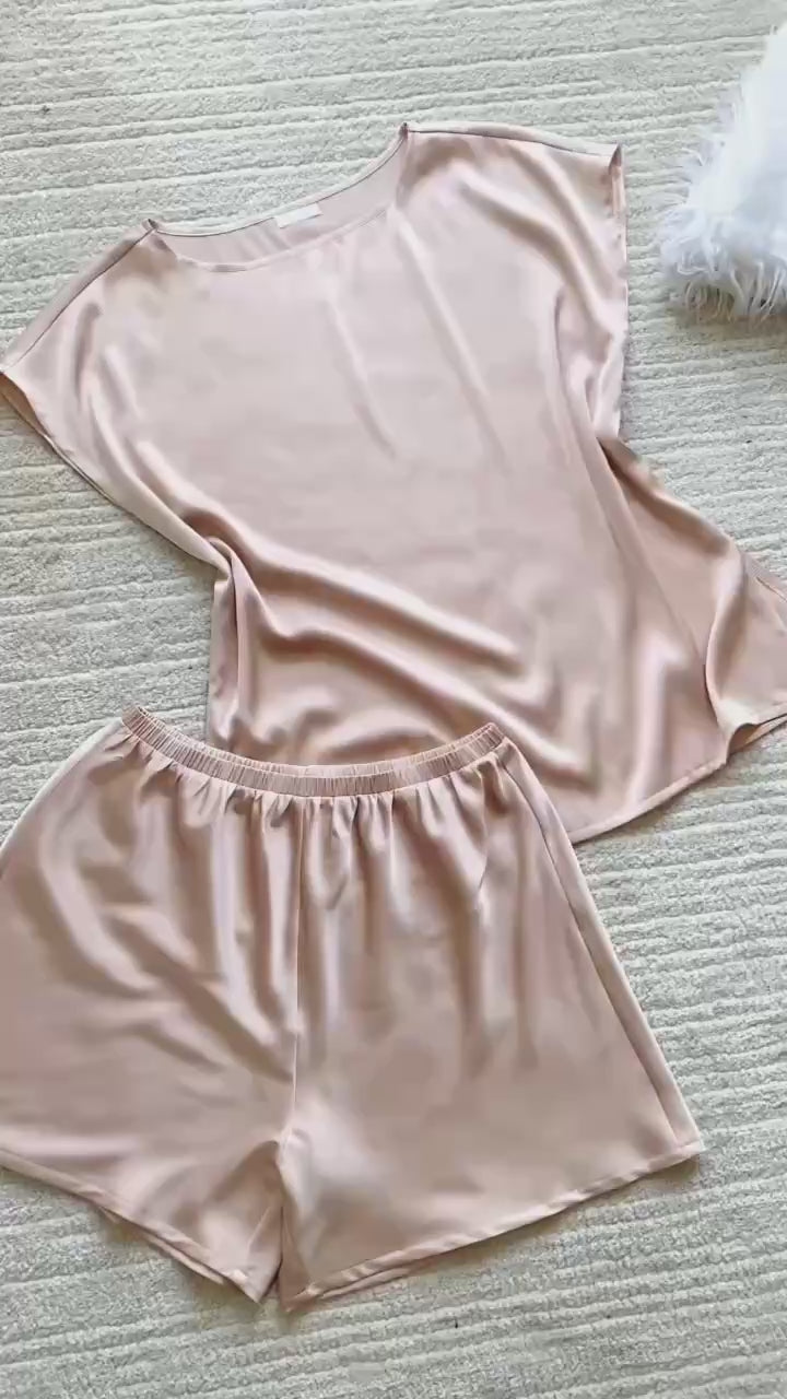 Ara SSet, Satin Pajama Set, Short Sleeve Silky Sleepwear, Elegant Loungewear